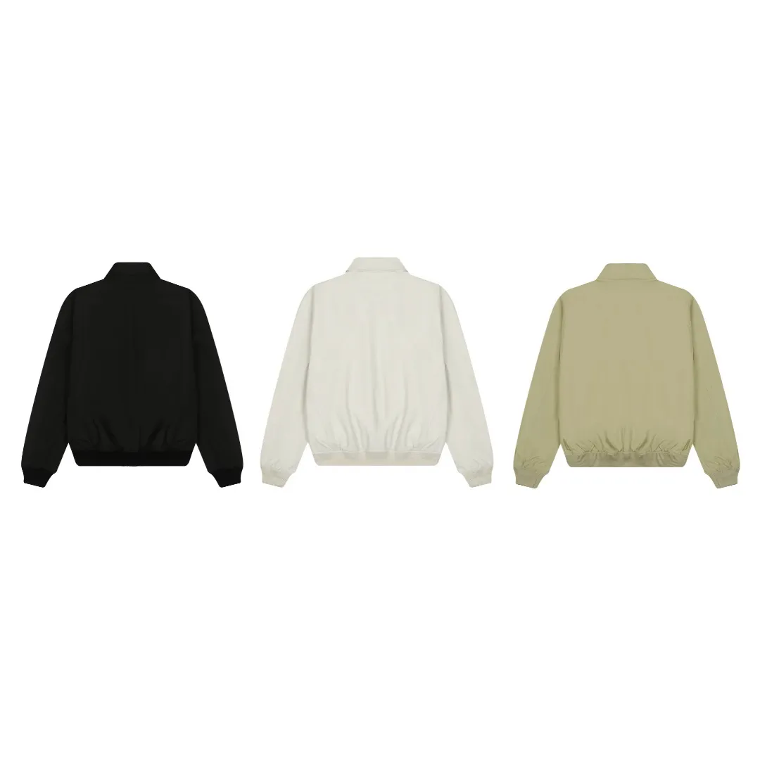 P320 White background picture [Evergreen all year round] Style number: 25025# (on sale all year round) Color: black/light card/gray white Size: S to XL - Ralph Lauren/Ralph Lauren SS25 new double-layer windproof and water-repellent classic old cadre style light casual jacket - double-layer design same color inside and outside S237 high-density micro-water-repellent craft fabric (100% T) ✅ | - Custom-woven double-layer rabbit velvet needle thread, non-market wrong version of mercerized cotton ✅ - Customized two-color webbing strip on the back collar, with zipper side pockets inside ✅ - POLO brand zipper, genuine leather zipper piece, dark and light two-color buttons ✅ - RL25SS new jacket The fabric is made of lightweight polyester fiber, windproof and waterproof, more lightweight, suitable for traveling or daily outdoor sports, simple line design and wide and neat tailoring, unisex style for both men and women Good for commuting, classic and durable